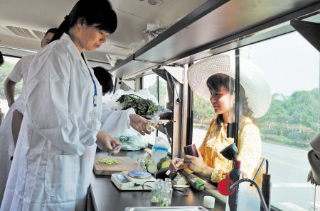 挑选食品安全检测车厂家，需要注意这3点